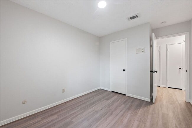 Photo - 11805 Southlake Dr