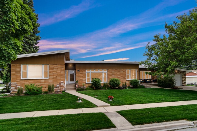 Building Photo - 9157 S Avers Ave Rental