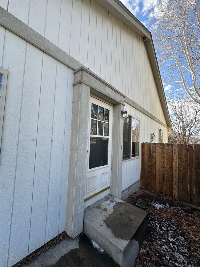 Photo - 1297 NE Dawson Dr Unidad B