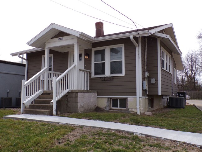 Photo - Cool 2 Bed House In Central COMO!