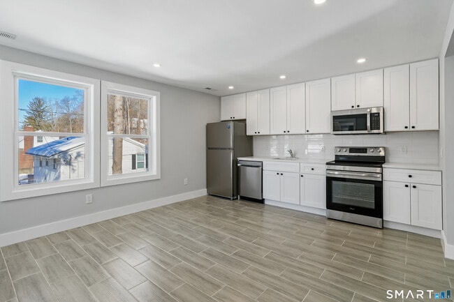 Photo - 173 Wellsville Ave Unit B