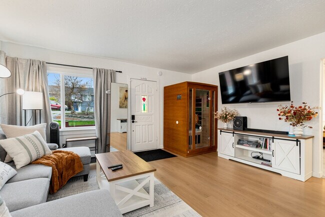 Photo - 5924 18th Ave SW Unit SI ID1507641P