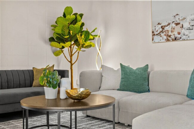 Photo - 115-117 17 Ave SW Unit SI ID1314554P