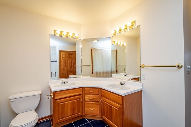 Building Photo - 10 Redtail Ct Rental
