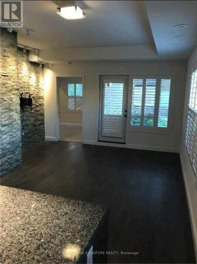 Photo - 5005 Harvard Rd Unité 104