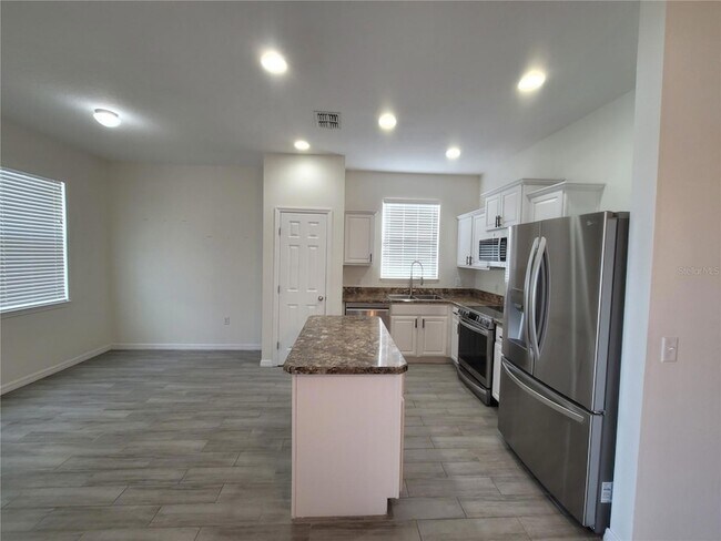 Photo - 140 Highland Meadows St