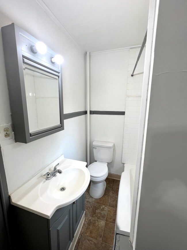 Photo - 730 S Main St Unit 2