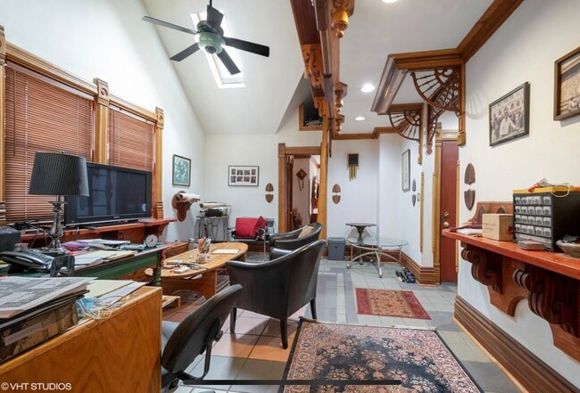 Photo - 1046 W Barry Ave Unit 3