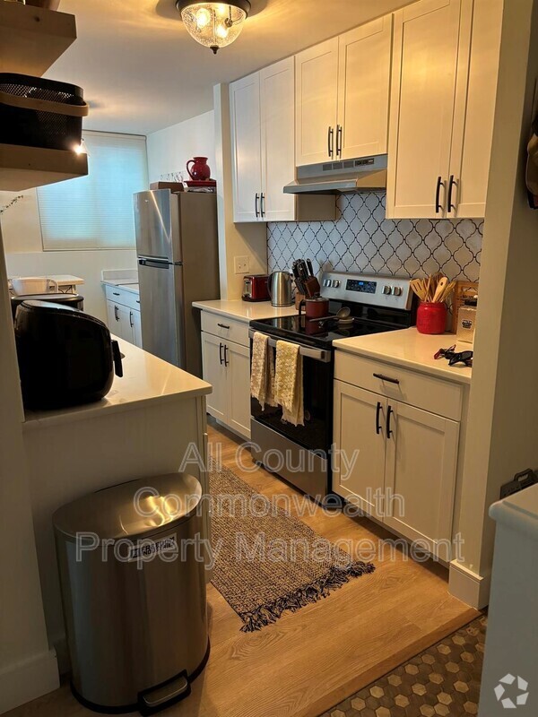 Building Photo - 101 Waite St Unit APT 5