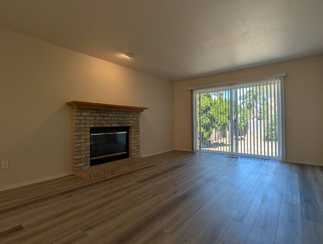 Photo - 686 Oakdale Ave Unidad 686oakdale