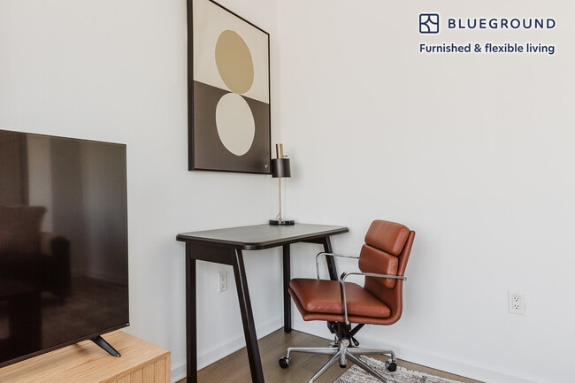 Photo - 535 W 23rd St Unit FL14-ID1583