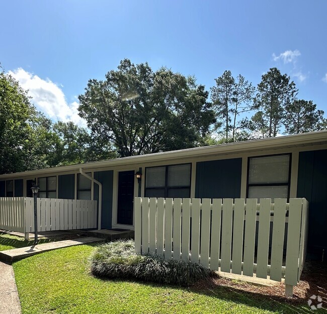 Building Photo - Shadow Ridge Rental