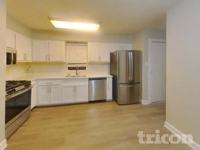 Photo - 11050 Parkside Ave