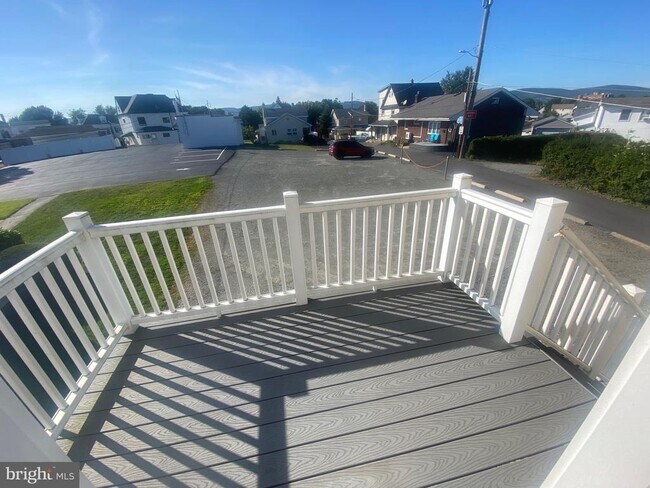 Photo - 124 Mortimer St