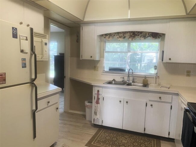 Photo - 1625 Elinor Pl