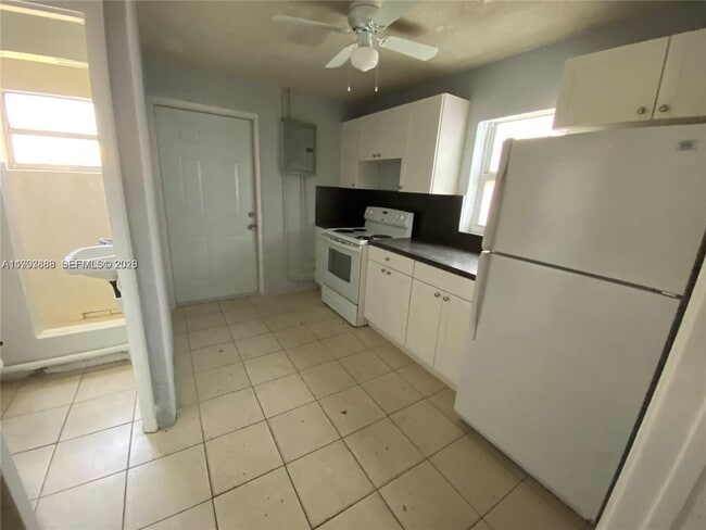 Photo - 10680 SW 172nd St Unidad 10627