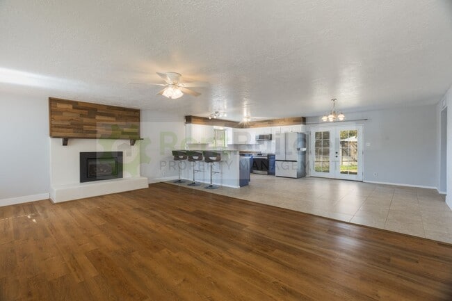 Photo - Beautiful, Bright, and Spacious Home with ...