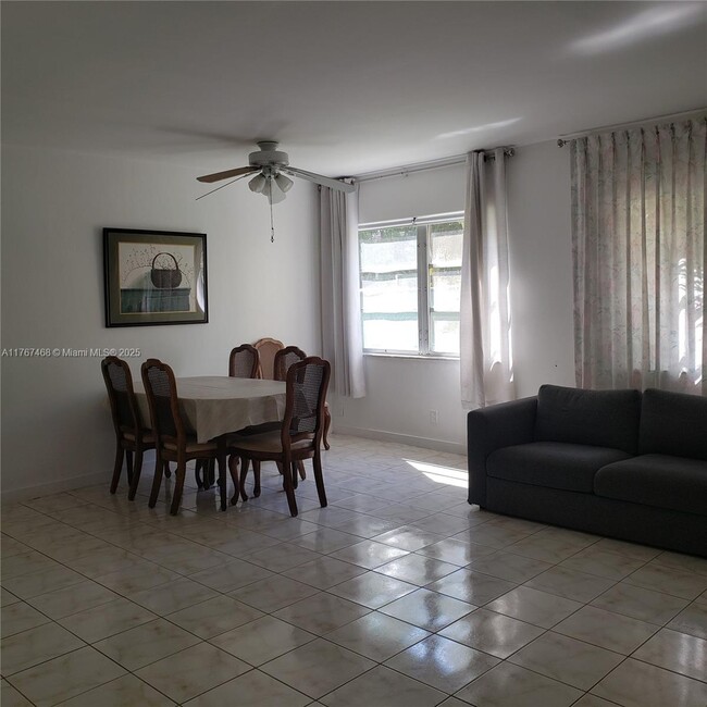 Photo - 1450 Atlantic Shores Blvd Unidad 101 Rental