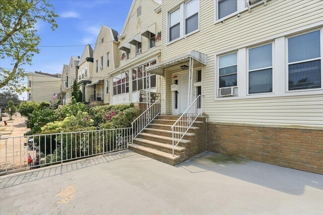 Photo - 169 Zabriskie St Unit 1
