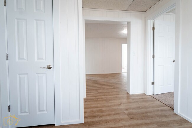 Photo - 120 Main St Unidad Downstairs