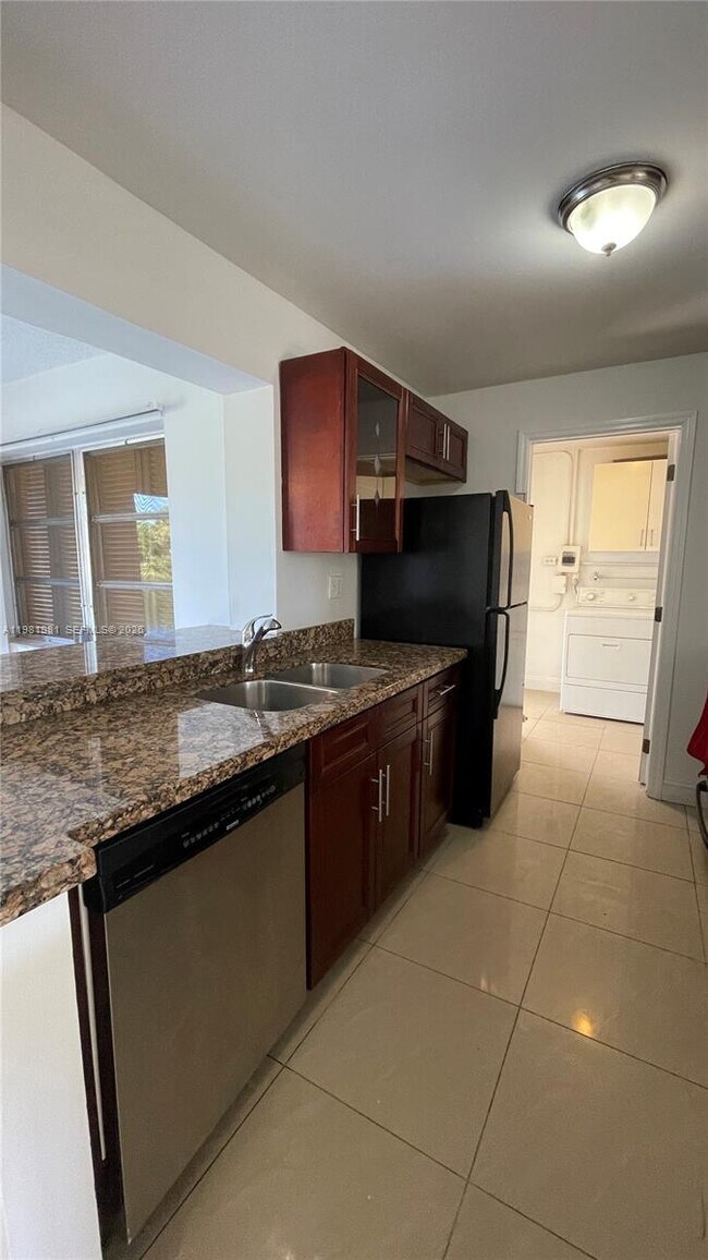 Photo - 621 NW 38th Pl