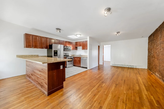 Building Photo - 5-47-47 51st Ave Rental