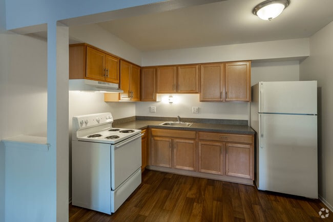 1 BR, 1 BA - 650 SF