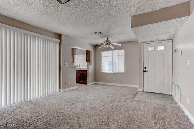 Building Photo - 4860 Nara Vista Way Unit 104