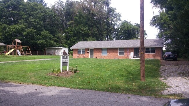 Building Photo - 3145 Hillman Ln Unit #3145