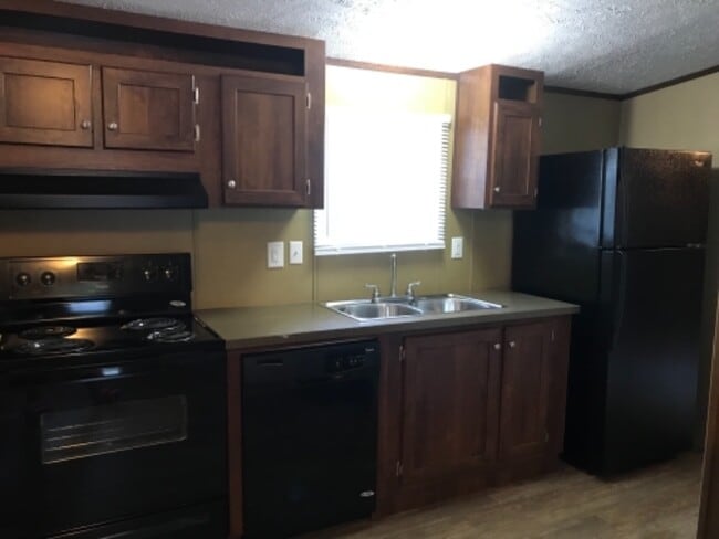 Photo - 833 Lovell Rd