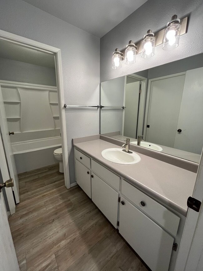 335 Springville Ct Unit D