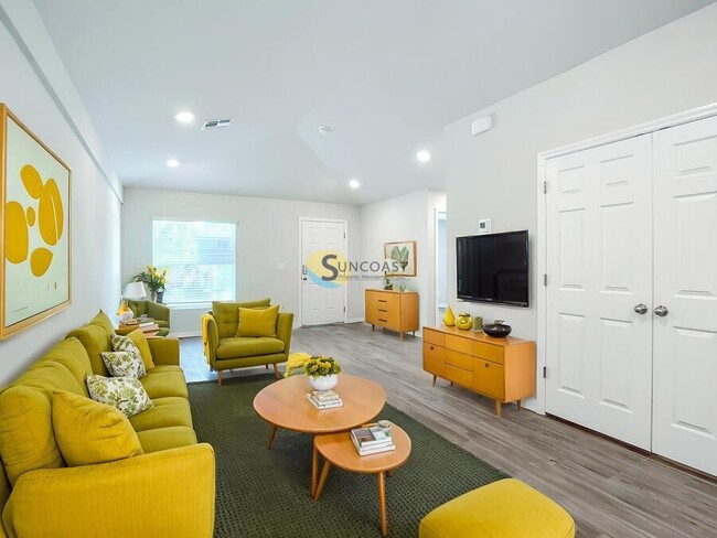 Building Photo - 6357 Spinnaker Blvd Rental