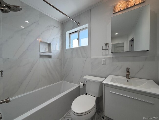 Photo - 1 Munro Blvd Unidad 1 F