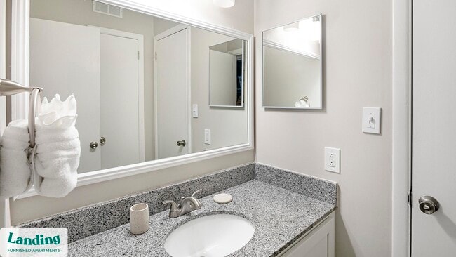 Photo - 3450 Manor Dr Unidad 65-202