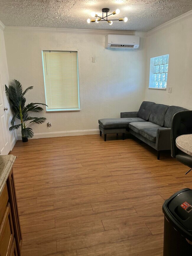 Photo - 1016 Chipola Rd