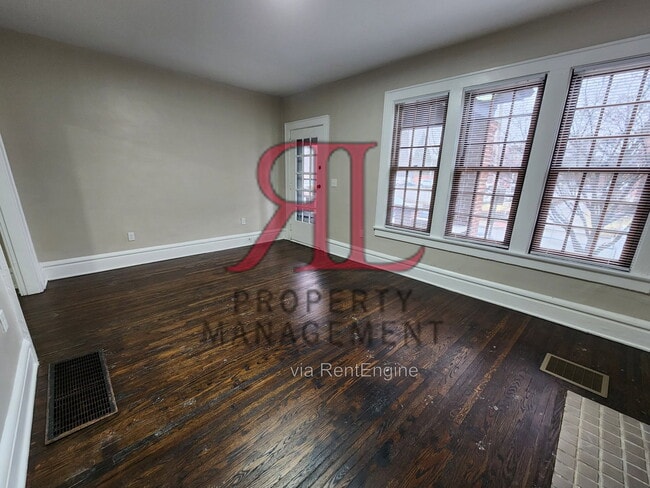 Photo - 640 S Champion Ave