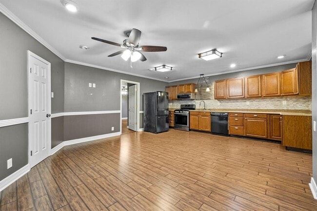 Photo - 7648 Broadview Dr Apartment Unit 102