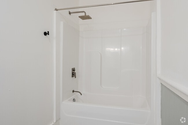 2BR, 1BA - 1137SF - 201