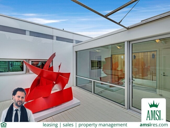Building Photo - Rare Golden Gate Heights home with stunning views, 3 decks, big yard and hot tub!