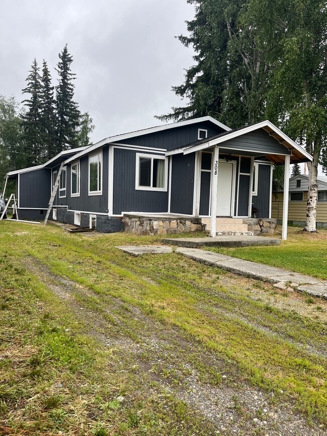 Building Photo - Large 4 bedroom home in Hamilton Acres - Mother in Law included