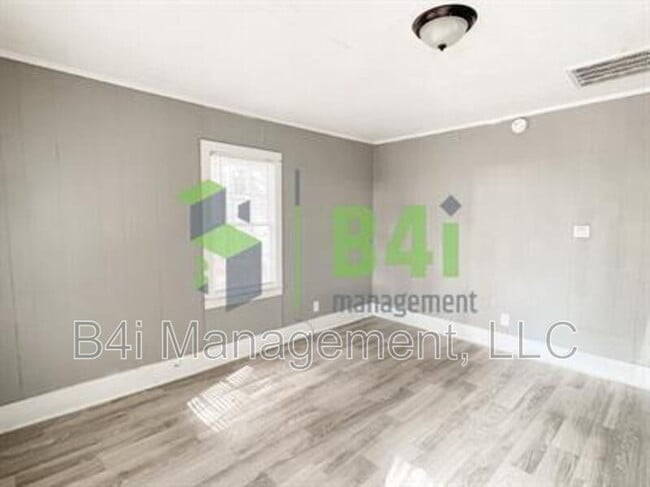 Photo - 119 Chandler Cir SE