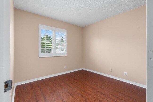 Photo - 1177 SW 44th Ave