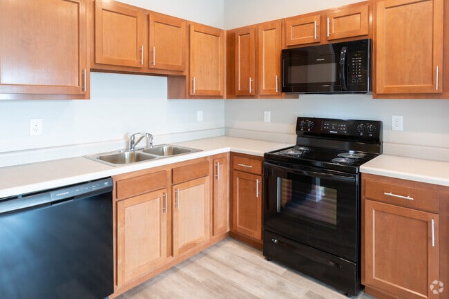 1BR, 1BA - 660 SF - Kitchen