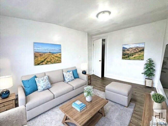 Building Photo - HIGHLAWN AVENUE Rental