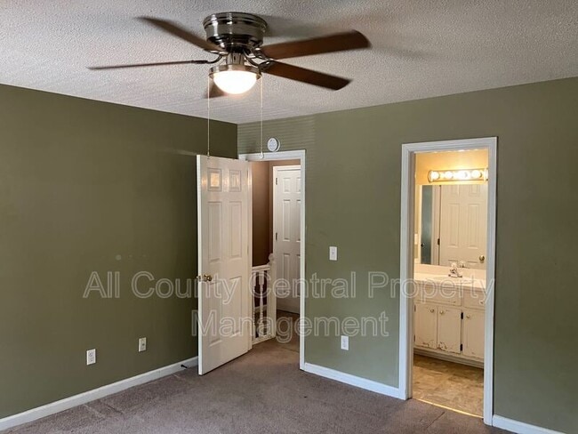 Photo - 4717 Cheshire Cir