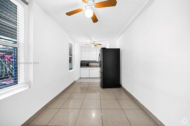 Building Photo - 2419 Coolidge St Unit 2 Rental