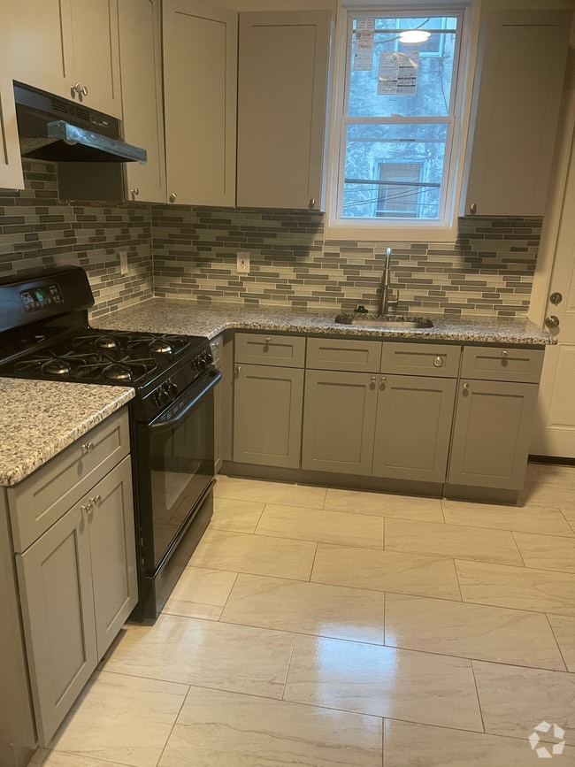 Building Photo - 54 N Farson St Rental