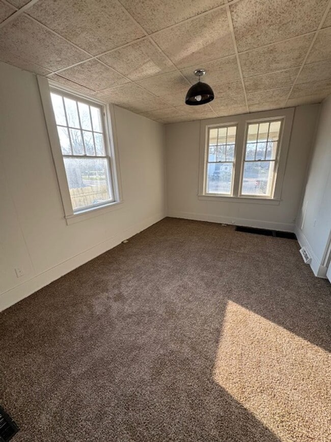 Photo - 627 Kenwood Ave Unit 627 Kenwood #1