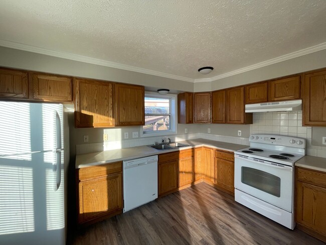 Building Photo - 1104 Mazatlan Cir Unit 1104-C Rental