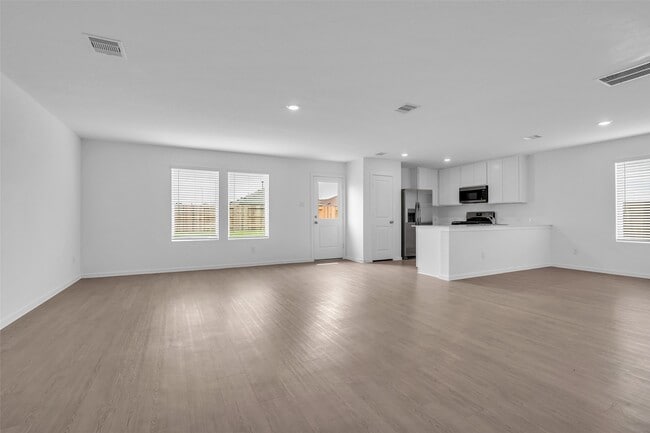 254 Forest W St